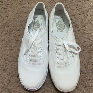 Never worn! Vans Authentic Skate shoe, white